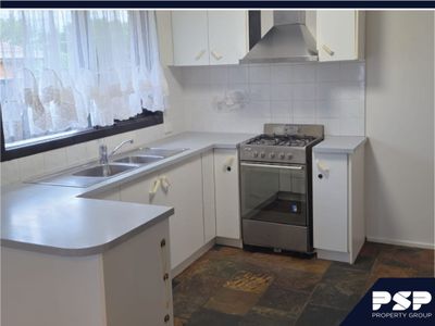 16 Quarbing Street, Werribee