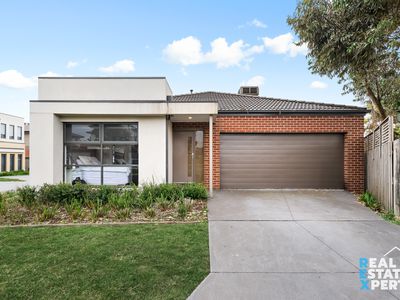 2 Alfonso Court, Lynbrook