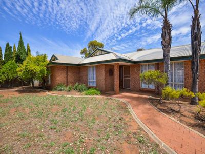 22 Cavalier Crescent, Boulder