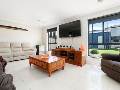 25 MORTIMER TERRACE, Leneva