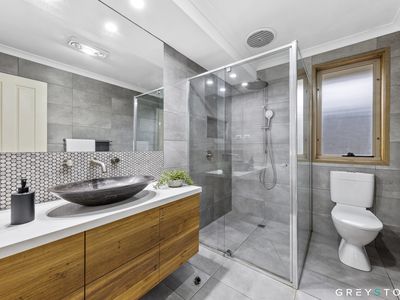 6 Helen Court, Melton West