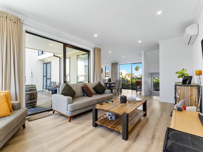 4 Marine Parade, Hobsonville