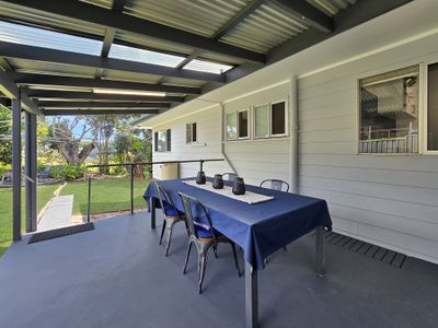 11 Phillips Avenue , Atherton