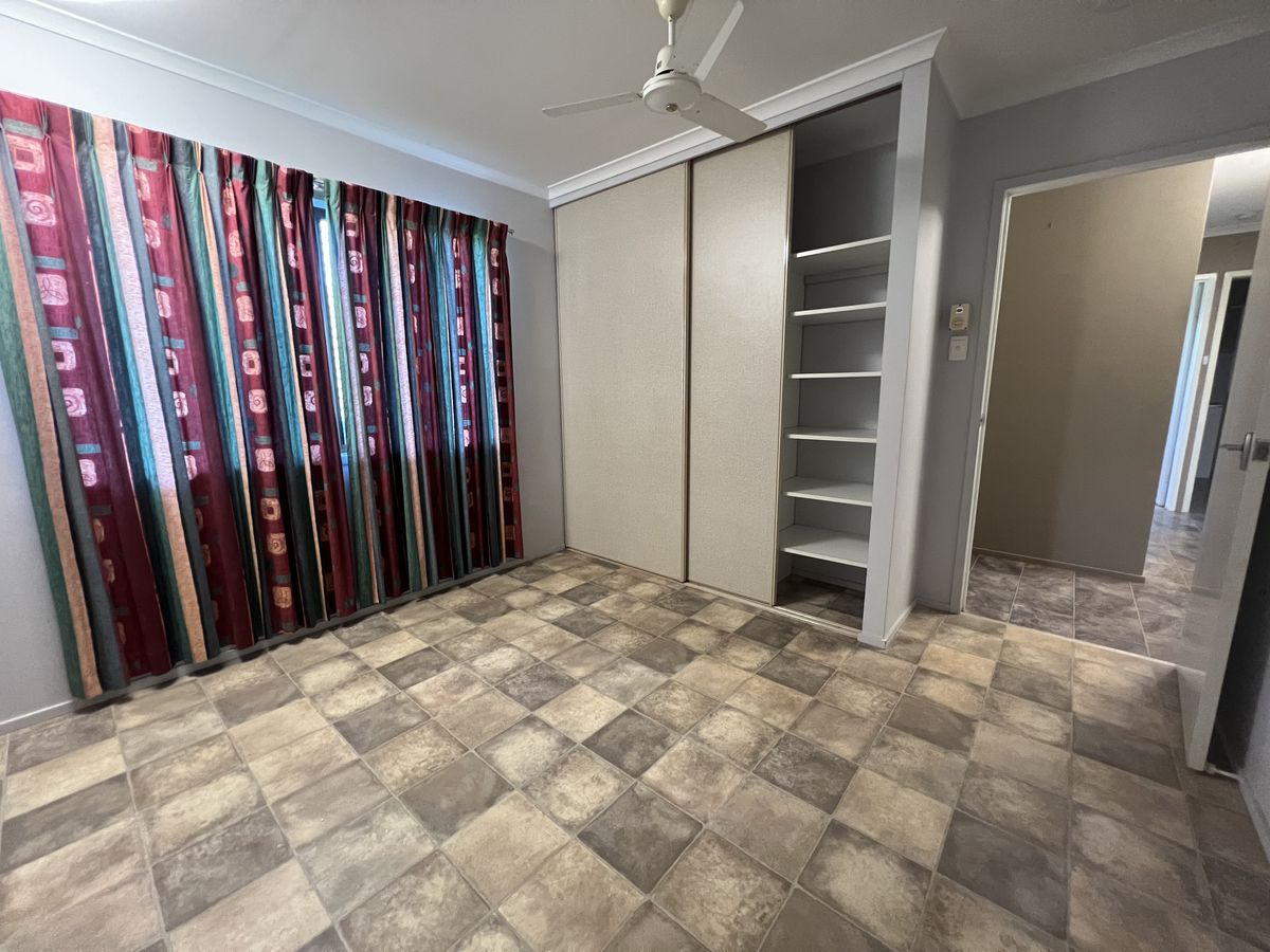 4 Larkin Close, Atherton