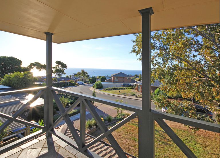 5 Neeangarra Crescent, Hallett Cove