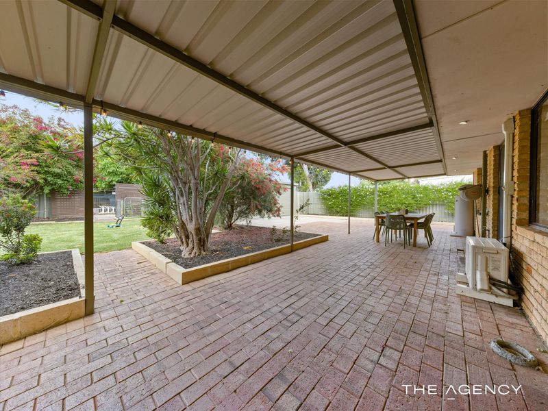 2 Little Rush Close, South Lake