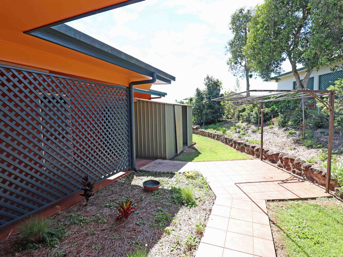 1 Paula Close, Atherton