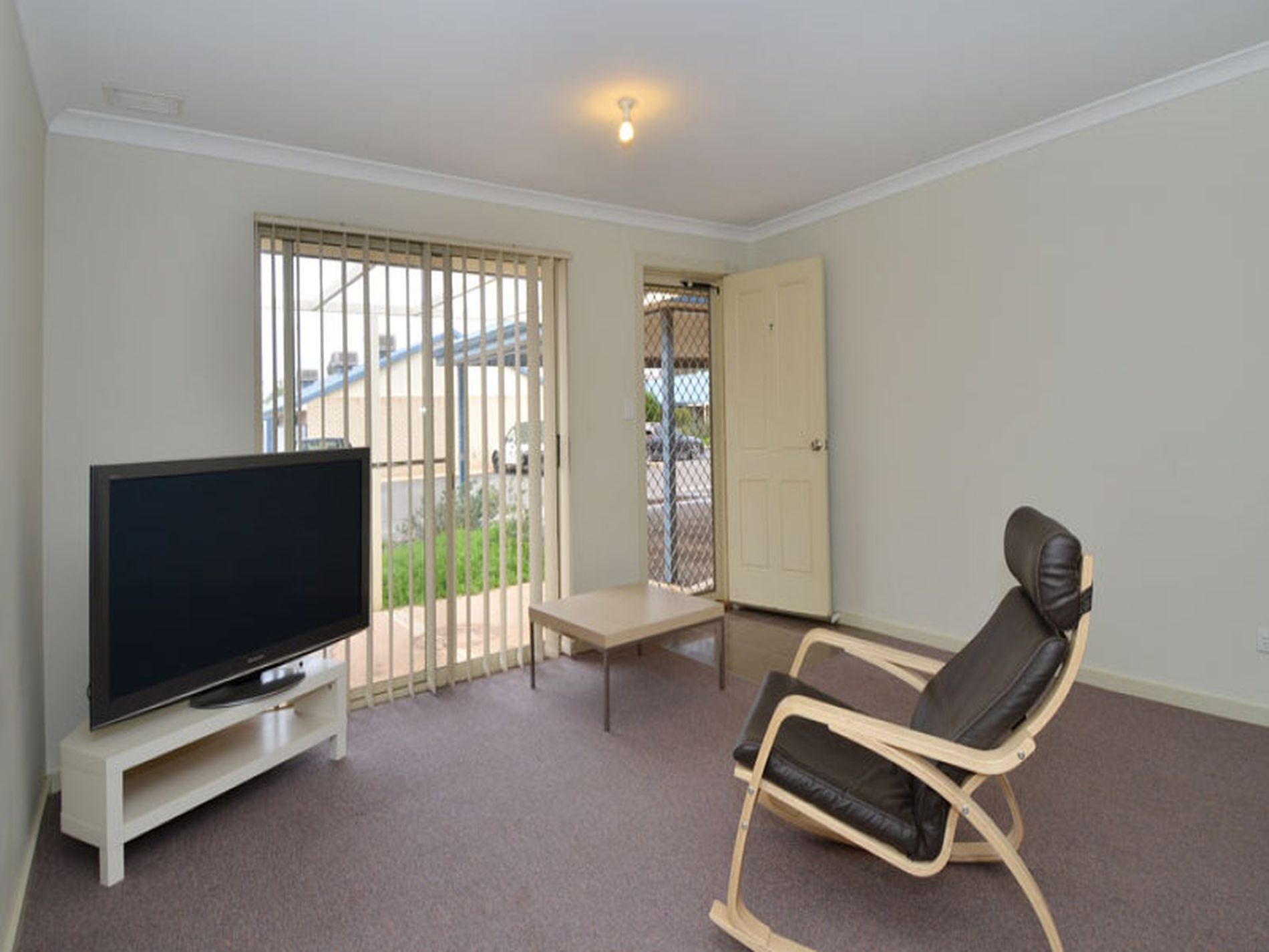 7 / 3 Great Eastern Hwy, Somerville