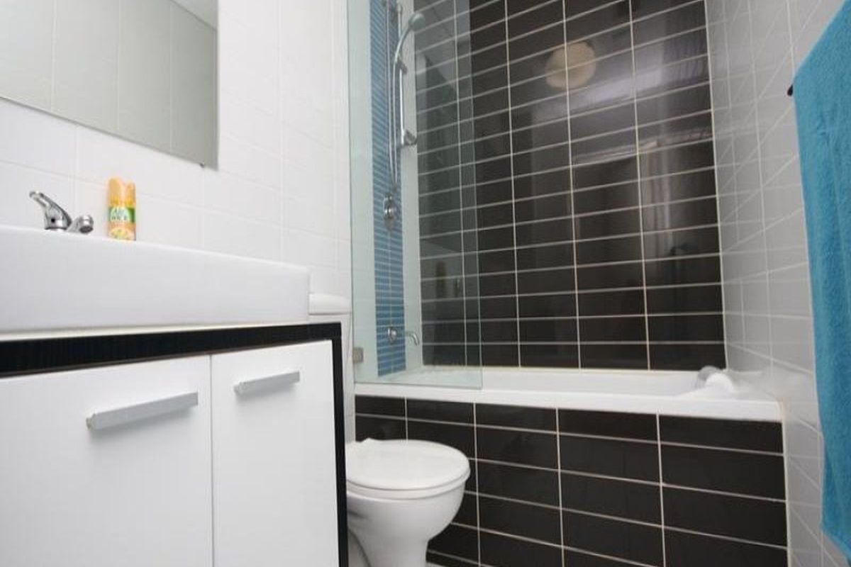 7 / 28  Marlborough , Homebush West