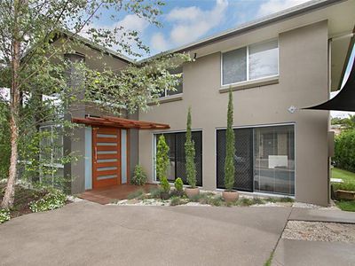 22 Hill Park Crescent, Rochedale South