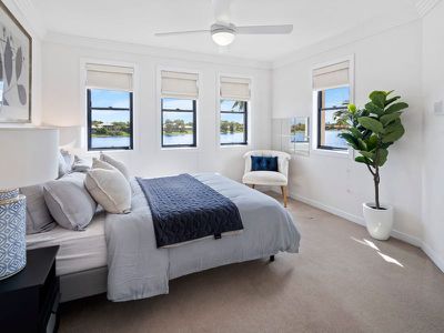 65 Wedgebill Parade, Burleigh Waters