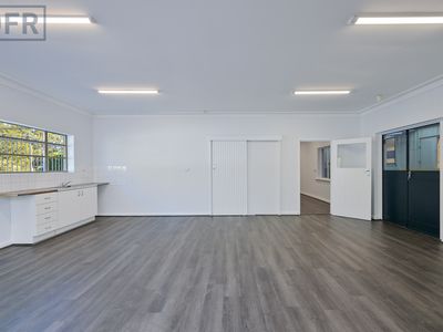 15 Robinson Avenue, Belmont