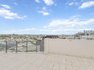 1411 / 10 Stratton Street, Newstead