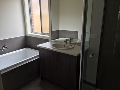 90 Haze Drive, Point Cook