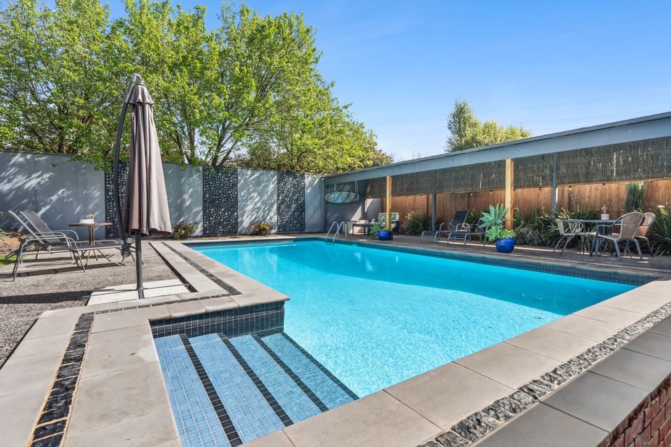 17-19 St Elmo Crescent, Highton