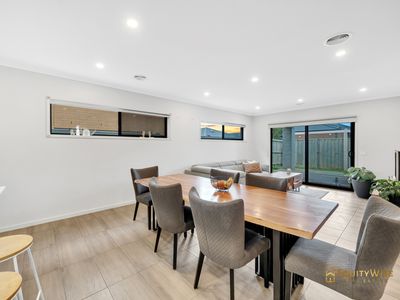 51 Surround Drive, Mambourin