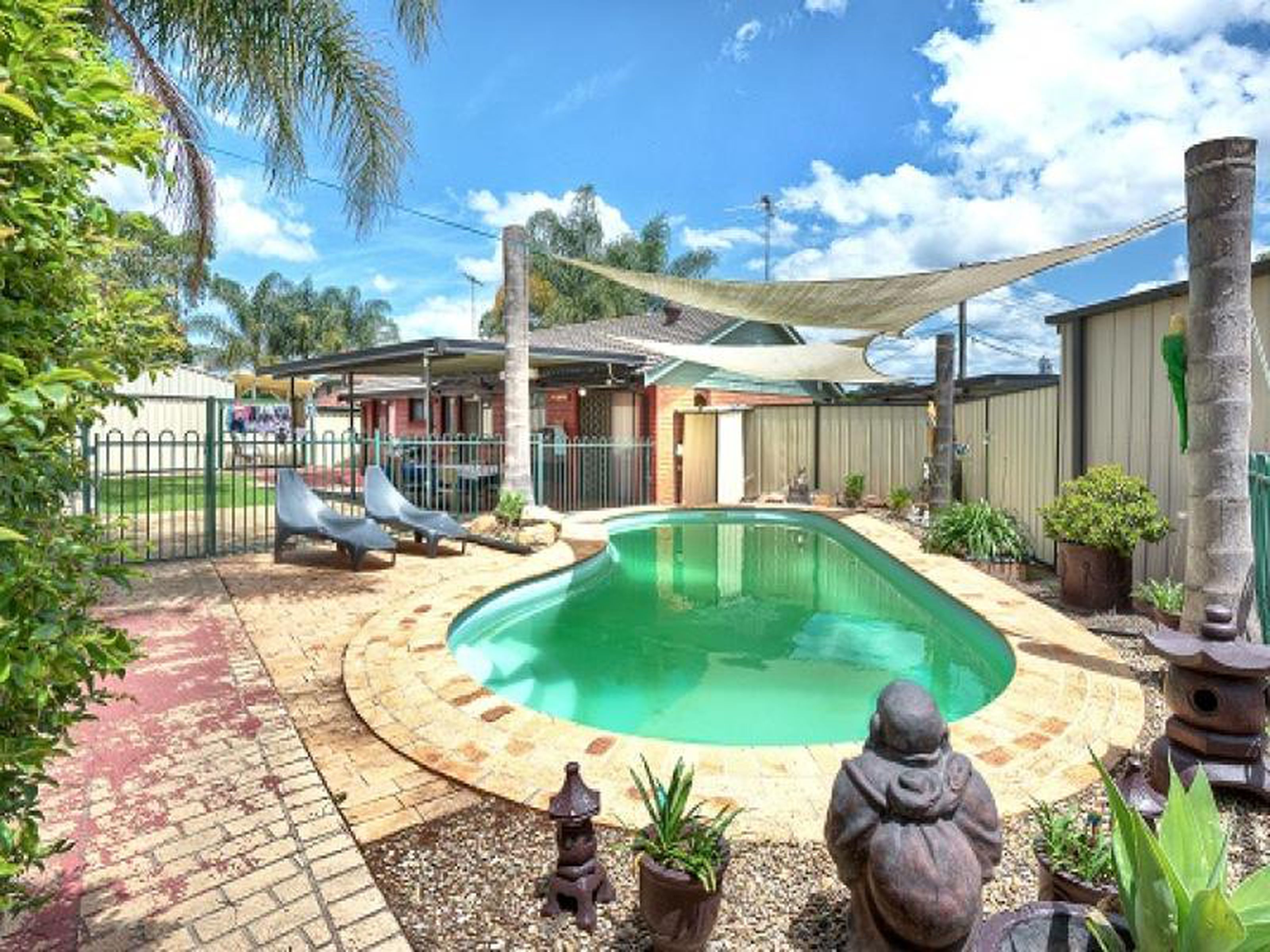 13 Piper Close, KINGSWOOD