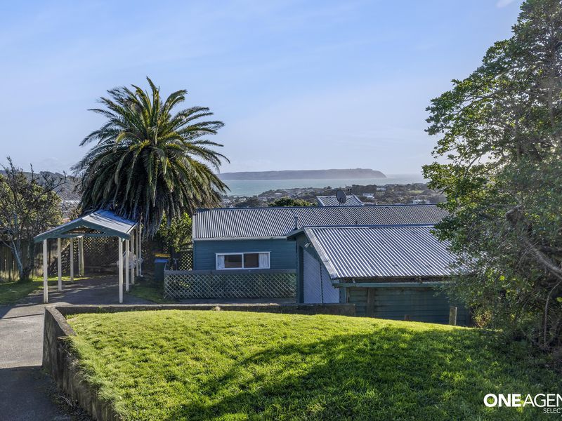 129 Gloaming Hill, Titahi Bay