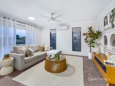 6 Jean Close, Joyner