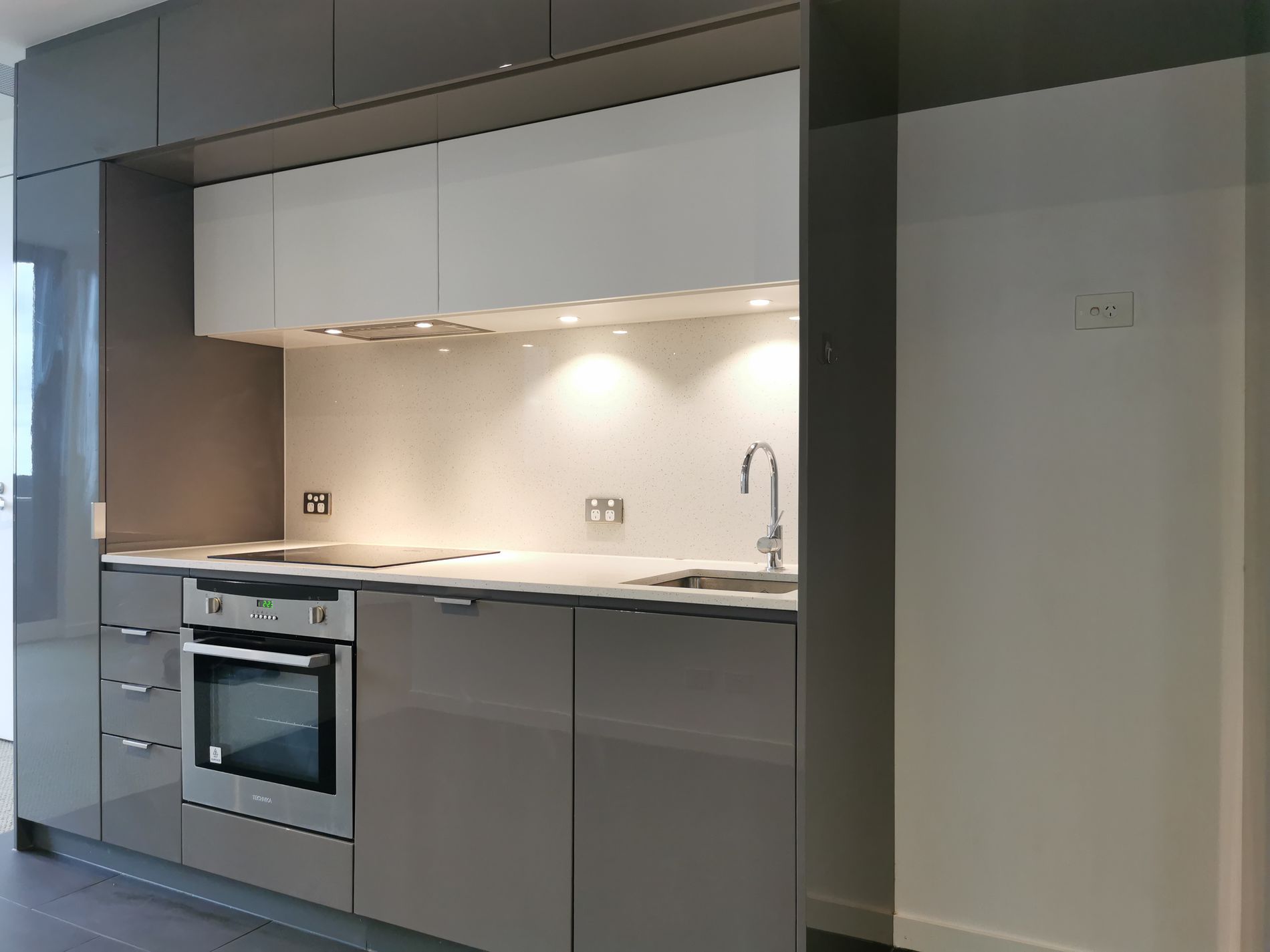 2320 / 555 Swanston Street, Carlton