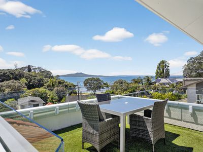 70 Beach Road, Castor Bay