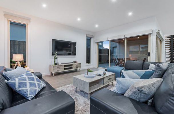 7 Naxos Road, Greenvale