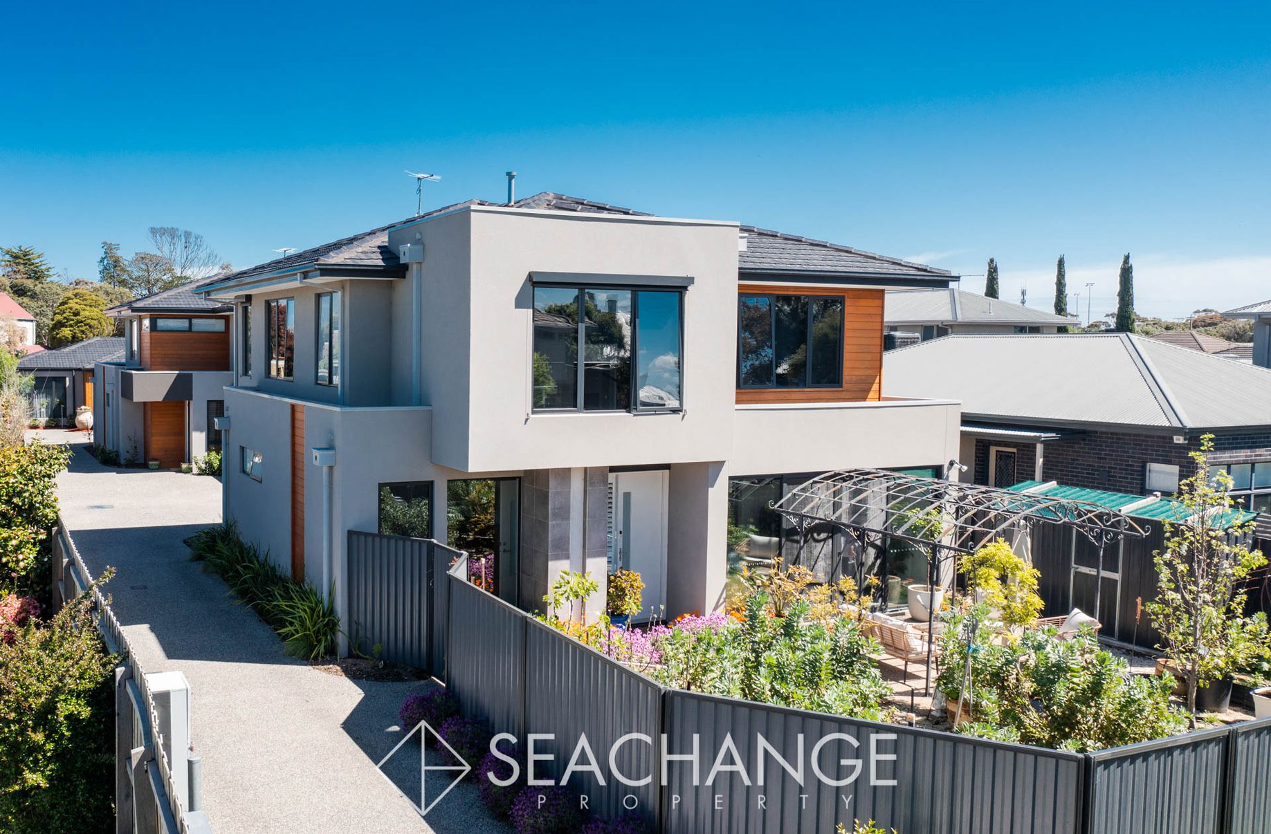 1 / 18 MacDonald Grove, Mornington Seachange Property