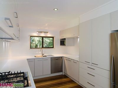 4 Coach Court, Cooroibah