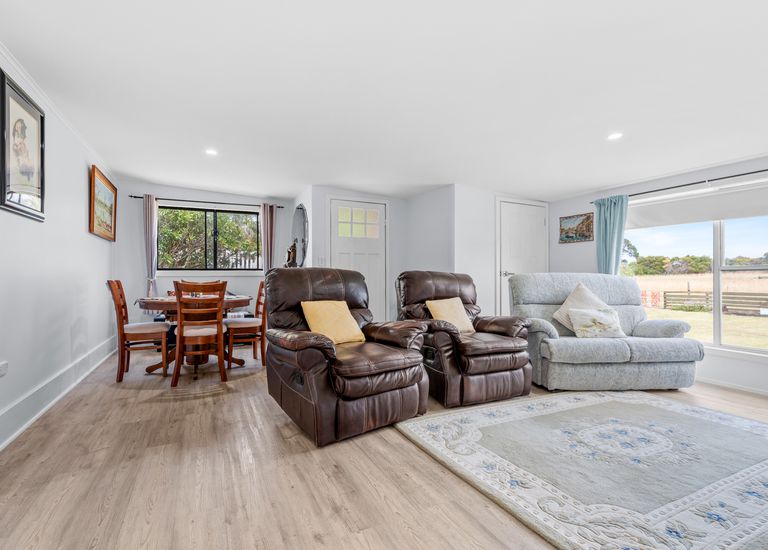 17 Beach Road, Portland