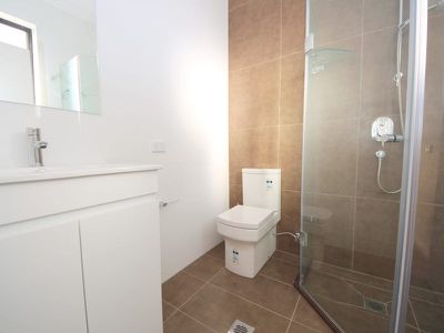 8 / 3 St Johns Avenue, Auburn