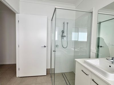 68 Balun Wy, Redland Bay