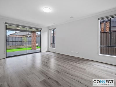 33 Burford Way, Cranbourne North