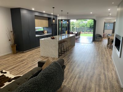 35 LAVENDER CRESCENT, Atherton