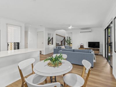 4 / 5 Seabrook Street, Kedron