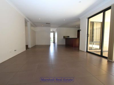 4 Strowan Pass, Carramar