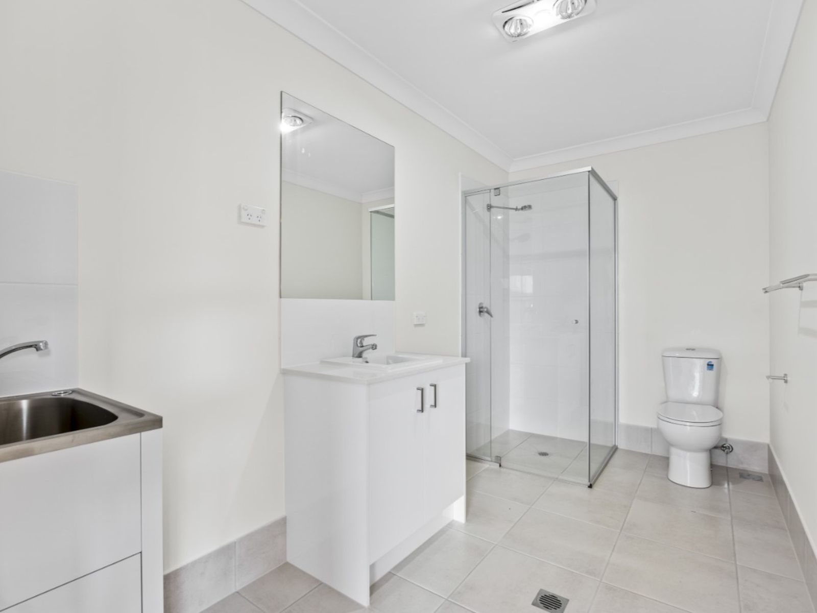 NEW BUILT DUAL 3 + 1 BED $1.271m 