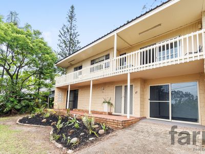 27 Golden Crescent, Southport