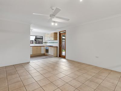8 / 49 English Street, Manunda