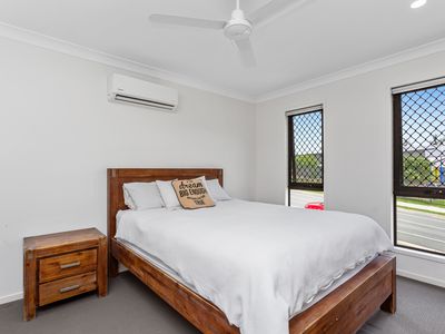 183 Dixon Drive, Coomera