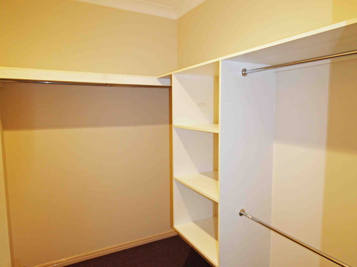 22 Countryview Drive, Atherton