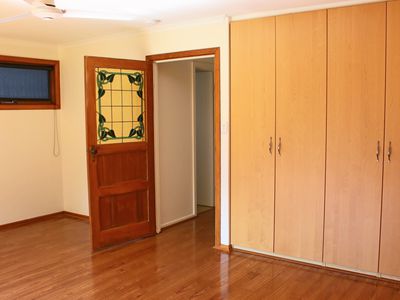8 Araluen Parade, Belmont