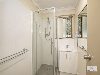 35 Bangalow Crescent, Raceview