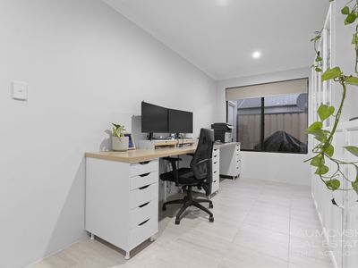 6 Ray Gardiner Vista, Tapping