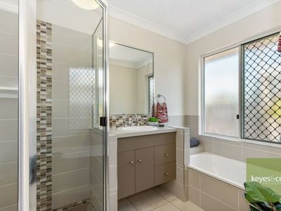 14 Sykes Close, Burdell