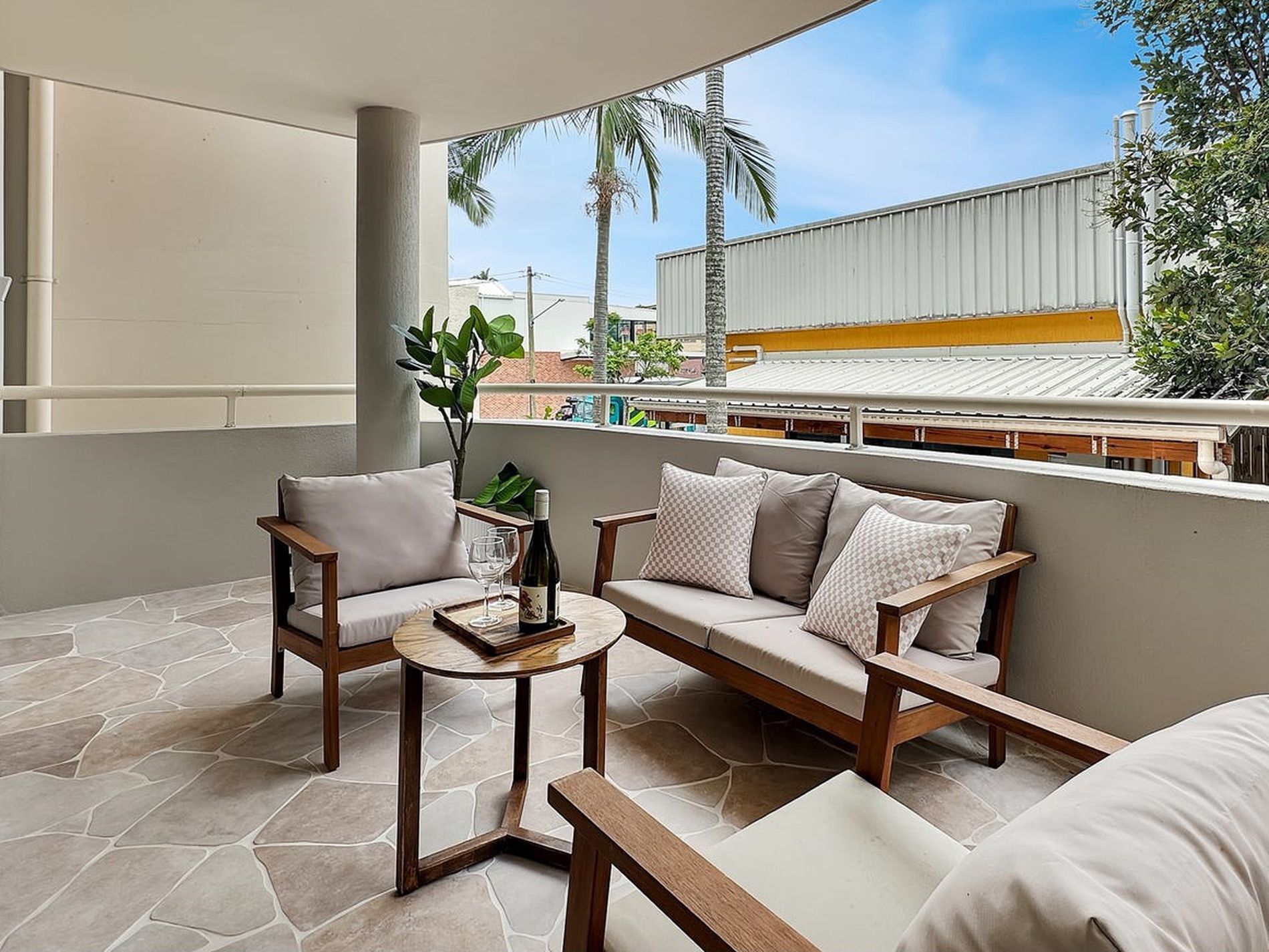 2 / 8 Mitre St, St Lucia