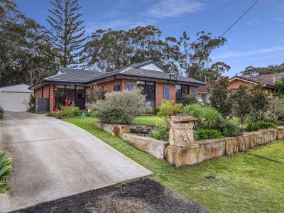 20 Dolphin Avenue, Hawks Nest