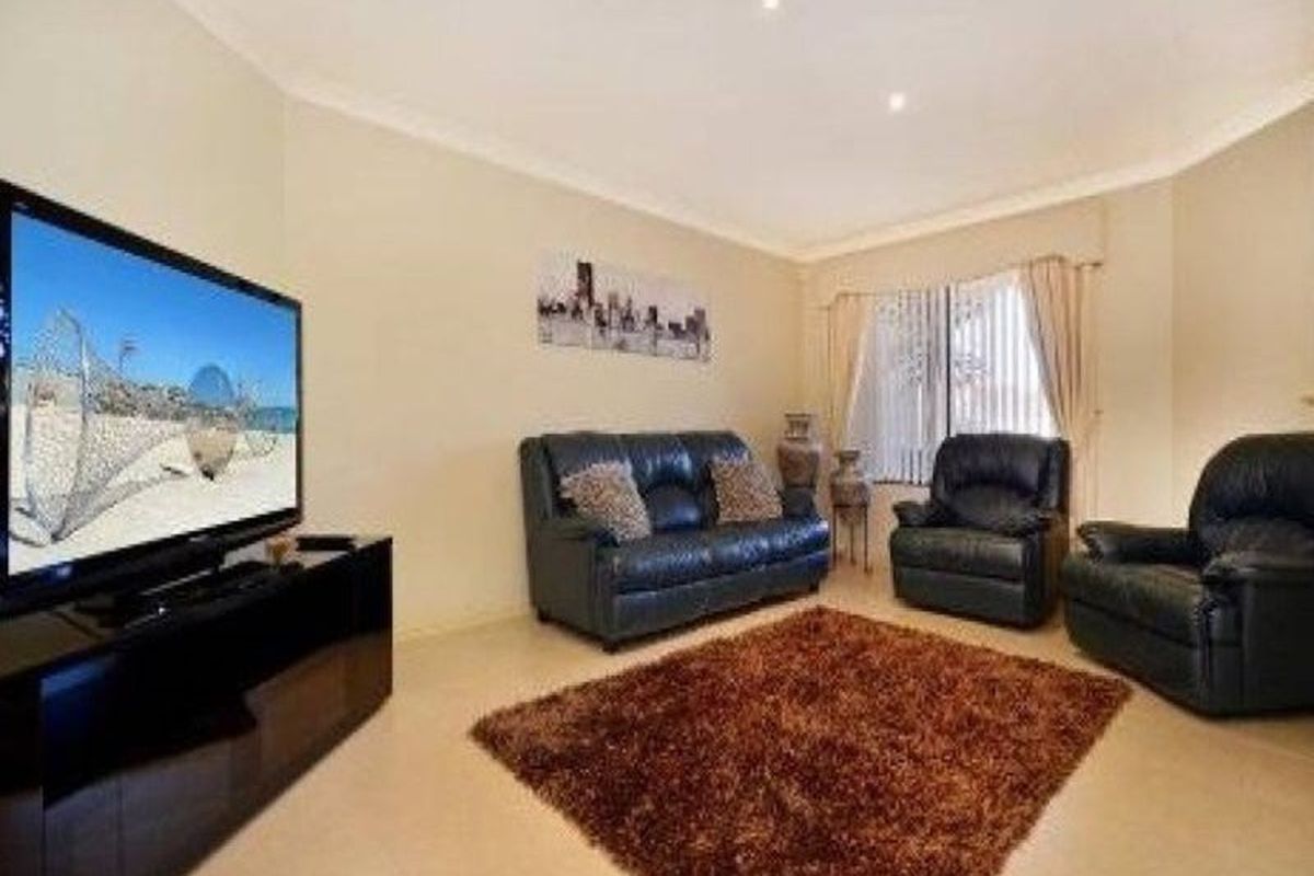 12 Banksaddle Place, Dianella