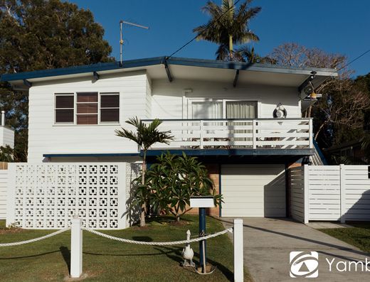 The Sailor Shack - Iconic Coastal Living with Income Potential