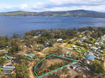 31 Cray Point Parade, Eggs And Bacon Bay