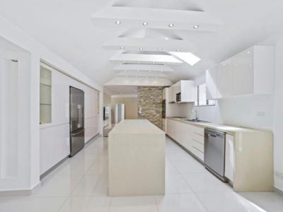 24 The Glen Road, Bardwell Valley